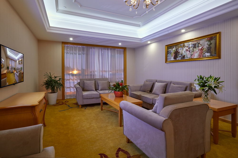 Venus International Hotel Nanhui Zewnętrze zdjęcie